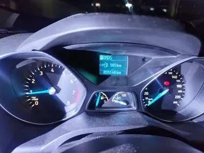 Ford Kuga 2018, 59100 км, за 5826.84 USD - фото 9