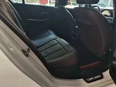 BMW 3 Series 2023, 50000 км, за 24984.8 USD