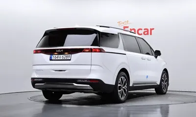 Kia Canival 2023, 79260 км, за 21610.61 USD