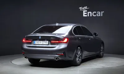 BMW 3-Series 2020, 69746 км, за 16618.49 USD