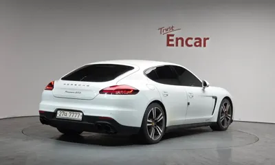 Porsche Panamera 2016, 79418 км, за 33696.73 USD