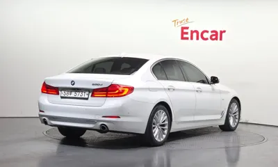 BMW 5-Series 2018, 126337 км, за 12817.97 USD
