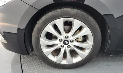 Hyundai Grandeur 2012, 177673 км, за 2576.81 USD