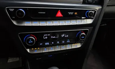 Hyundai Sonata 2018, 120721 км, за 7020.73 USD - фото 16