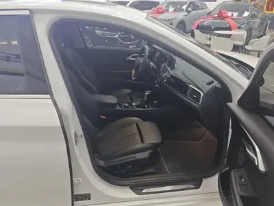BMW 1 Series 2018, 50199 км, за 7767.03 USD - фото 8