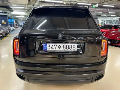 Rolls-Royce Cullinan 2023, 14000 км, за 376610.46 USD