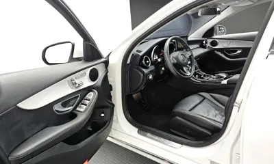 Mercedes-Benz C-Class 2018, 84942 км, за 10351.8 USD - фото 10