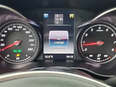 Mercedes-Benz C-Class 2017, 119737 км, за 10336.08 USD - фото 6