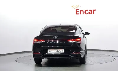 Hyundai Avante 2021, 106162 км, за 8867.57 USD