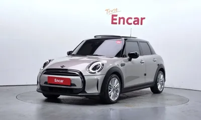 MINI Cooper · 2022 год