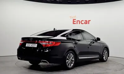 Hyundai Grandeur 2015, 119650 км, за 4155.93 USD
