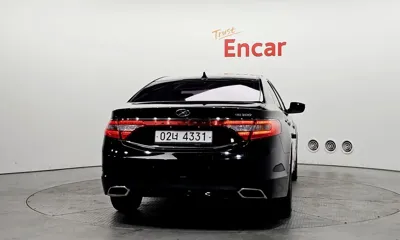 Hyundai Grandeur 2015, 119650 км, за 4155.93 USD