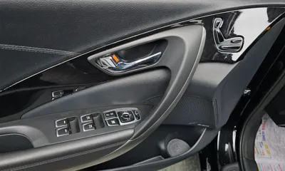 Hyundai Grandeur 2015, 119650 км, за 4155.93 USD - фото 13