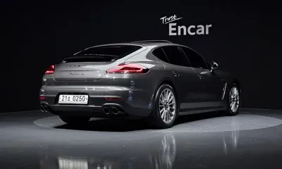 Porsche Panamera 2016, 125764 км, за 24172.17 USD