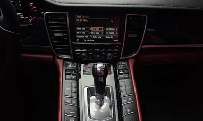 Porsche Panamera 2016, 125764 км, за 24172.17 USD - фото 14