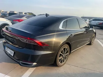 Hyundai Grandeur 2021, 37212 км, за 15570.04 USD