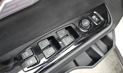 KG_Mobility_Ssangyong Torres 2023, 78315 км, за 12847.67 USD - фото 12