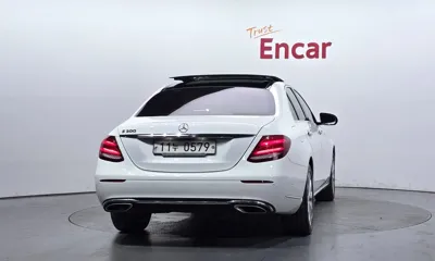 Mercedes-Benz E-Class 2017, 134567 км, за 14651.29 USD