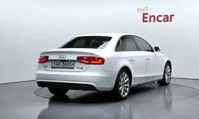 Audi A4 2013, 106106 км, за 4368.1 USD