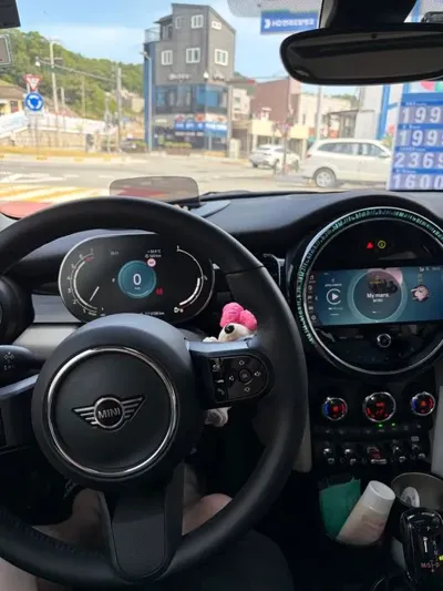 MINI Cooper · 2023 год