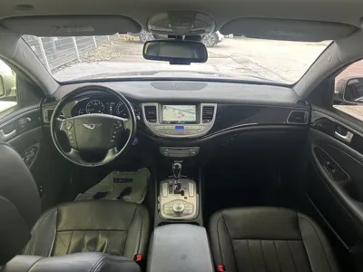 Hyundai Genesis 2014, 180324 км, за 3061.89 USD