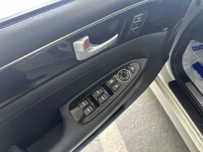 Hyundai Genesis 2014, 180324 км, за 3061.89 USD - фото 13