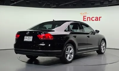 Volkswagen Passat 2014, 197606 км, за 2858.63 USD