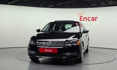 Volkswagen Passat 2014, 197606 км, за 2858.63 USD