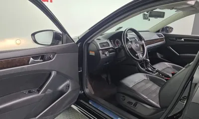 Volkswagen Passat 2014, 197606 км, за 2858.63 USD - фото 10