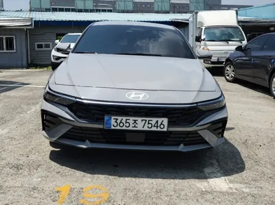 Hyundai Avante · 2025 год