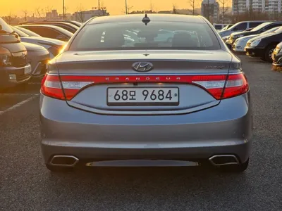 Hyundai Grandeur 2016, 134680 км, за 4823.26 USD