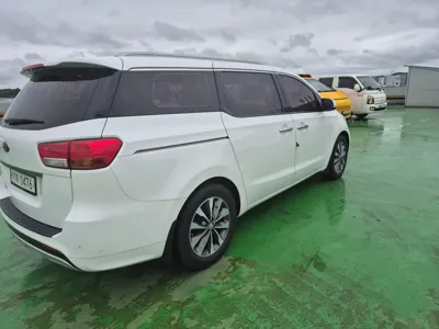 Kia Canival 2017, 225982 км, за 4883.76 USD