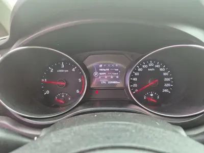 Kia Canival 2017, 225982 км, за 4883.76 USD