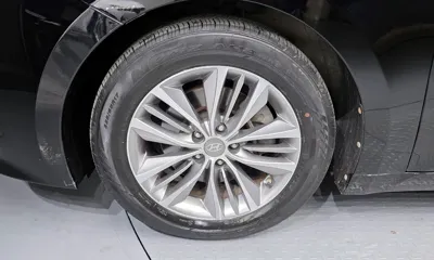 Hyundai Grandeur 2017, 92515 км, за 6158.94 USD