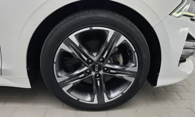 Kia K5 2020, 107143 км, за 11921.83 USD