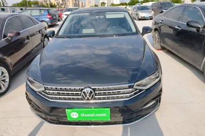 Volkswagen Magotan 2023, 68300 км, за 17271 USD