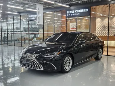 Lexus ES · 2026 год