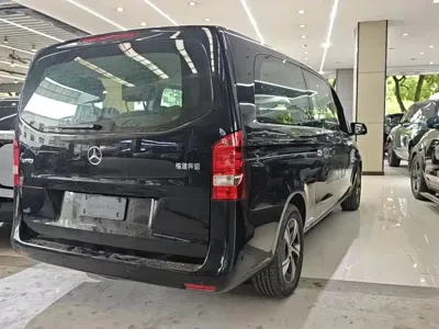 Mercedes-Benz Vito 2024, 5000 км, за 33548.5 USD