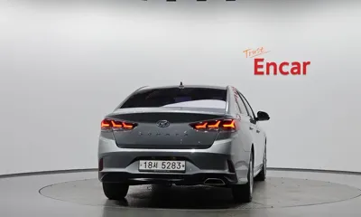 Hyundai Sonata 2018, 153342 км, за 4940.52 USD