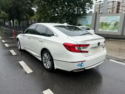 Honda Accord 2019, 100000 км, за 11300.55 USD
