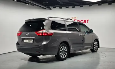 Toyota Sienna 2018, 50575 км, за 17907.14 USD