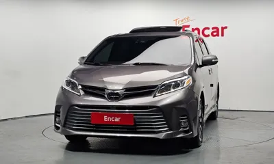 Toyota Sienna 2018, 50575 км, за 17907.14 USD