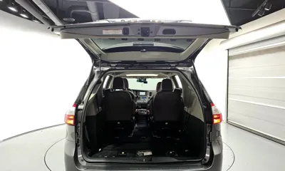 Toyota Sienna 2018, 50575 км, за 17907.14 USD - фото 20