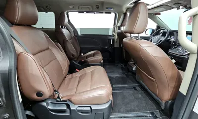 Toyota Sienna 2018, 50575 км, за 17907.14 USD - фото 26