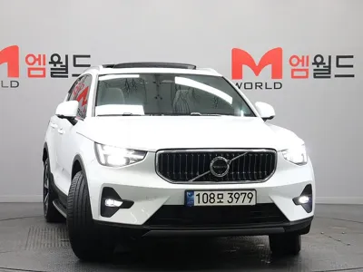 Volvo XC40 2024, 28148 км, за 24897.61 USD