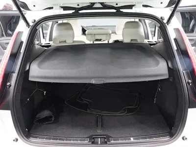 Volvo XC40 2024, 28148 км, за 24897.61 USD
