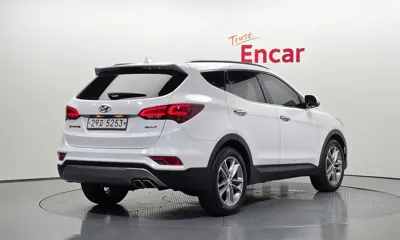 Hyundai Santafe 2017, 61878 км, за 10437.18 USD