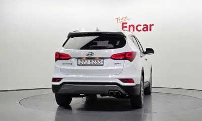 Hyundai Santafe 2017, 61878 км, за 10437.18 USD