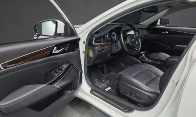 Kia K7 2018, 210467 км, за 8071.67 USD - фото 10