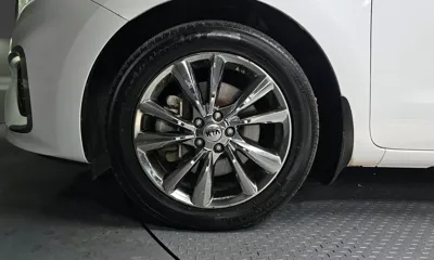Kia Canival 2019, 92564 км, за 12355.47 USD